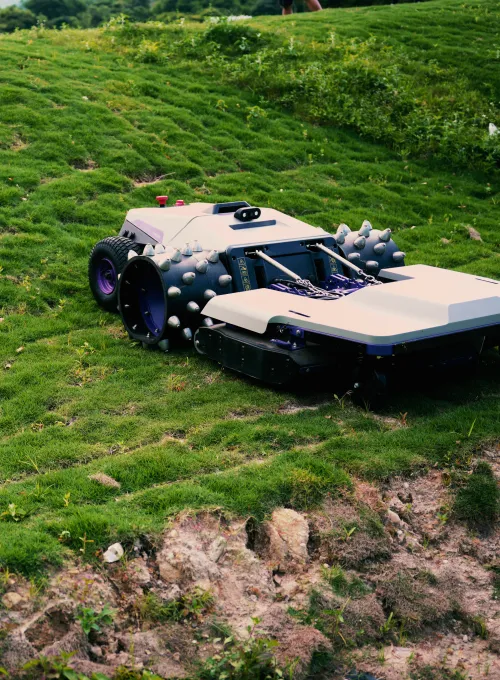 Lawn mower operating on steep slopes